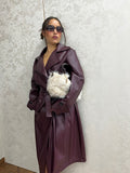 Trench lungo in pelle ruvida bordeaux