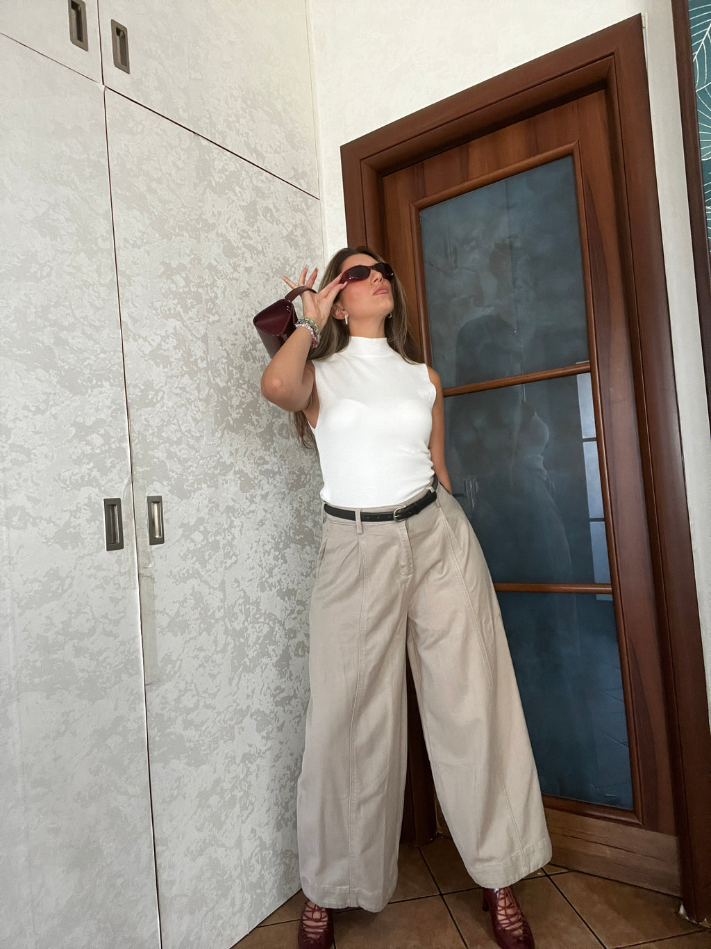 Pantalone dritto con cuciture centrali