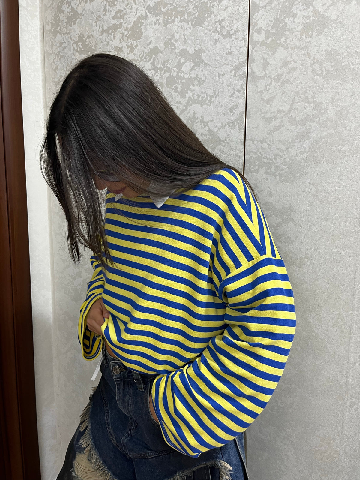 Maglia manica lunga garzata a righe gialle e blu oversize
