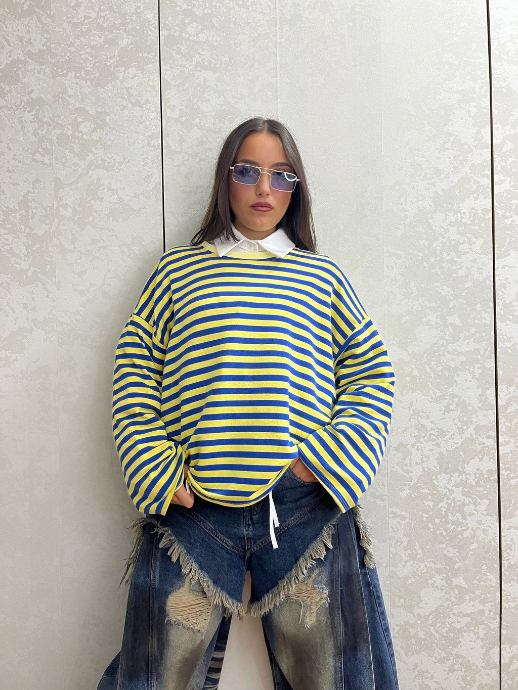 Maglia manica lunga garzata a righe gialle e blu oversize